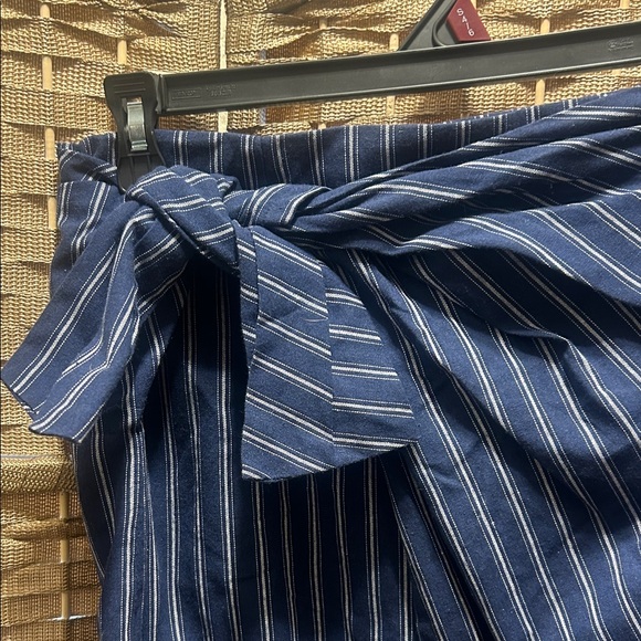 Essue Blue and White Striped Skirt Set - Picture 6 of 8